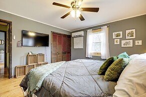 Pet-friendly Wilmington Retreat w/ Hot Tub!