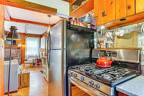 Pet-friendly Wilmington Retreat w/ Hot Tub!