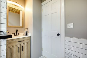 Pet-friendly Wilmington Retreat w/ Hot Tub!