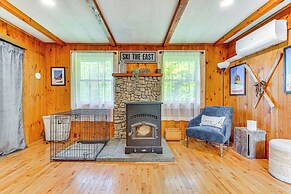 Pet-friendly Wilmington Retreat w/ Hot Tub!
