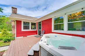 Pet-friendly Wilmington Retreat w/ Hot Tub!