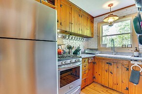 Pet-friendly Wilmington Retreat w/ Hot Tub!