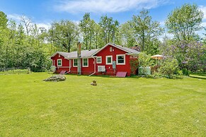 Pet-friendly Wilmington Retreat w/ Hot Tub!