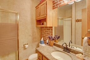 Red Bluff Inn & Retreat w/ Entire Ranch on Lake!