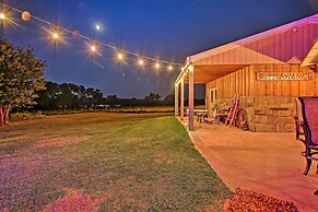 Red Bluff Inn & Retreat w/ Entire Ranch on Lake!
