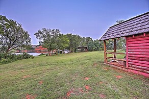 Red Bluff Inn & Retreat w/ Entire Ranch on Lake!