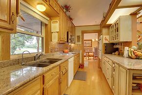 Red Bluff Inn & Retreat w/ Entire Ranch on Lake!