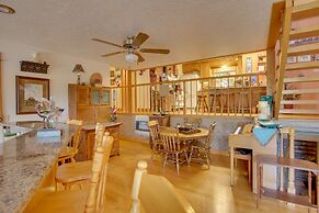 Red Bluff Inn & Retreat w/ Entire Ranch on Lake!