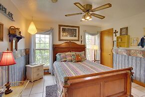 Red Bluff Inn & Retreat w/ Entire Ranch on Lake!