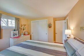 Charming Leola Home: 10 Mi to Downtown Lancaster!