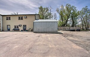 Chic Retro Retreat in Choteau: Walk to Dtwn!