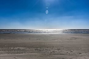 Bbqs + Decks: Oceanfront Surfside Beach Home