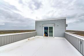 Bbqs + Decks: Oceanfront Surfside Beach Home