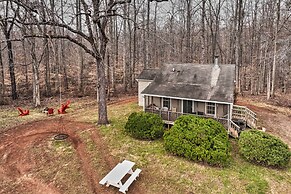 Cozy Rixeyville Cottage w/ Deck, Grill, & Stabling