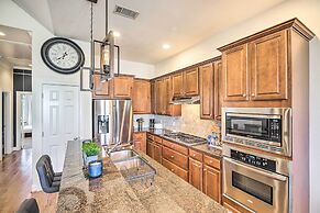 Pet-friendly Houston Home - 3 Mi to NRG Stadium!