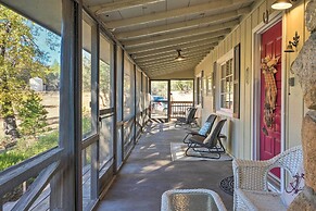 Secluded Mountain Hideaway < 8 Miles to Bass Lake!