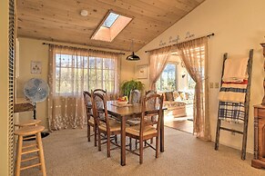 Secluded Mountain Hideaway < 8 Miles to Bass Lake!