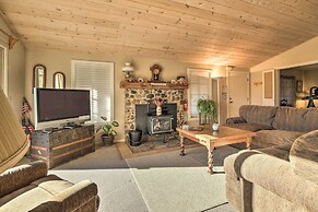 Secluded Mountain Hideaway < 8 Miles to Bass Lake!
