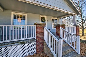 Quiet Family Home - 12 Miles to Pomona State Park!
