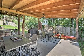 Kayaks, Dock: Waterfront Escape on Lake Hamilton!