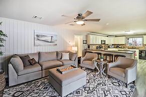 Kayaks, Dock: Waterfront Escape on Lake Hamilton!