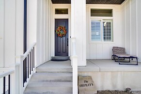 Contemporary Home w/ Grill Near Utah Lake!