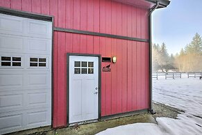 Cozy Darrington Cottage w/ Grill, Near Trails