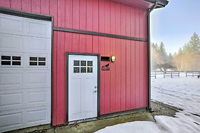 Cozy Darrington Cottage w/ Grill, Near Trails
