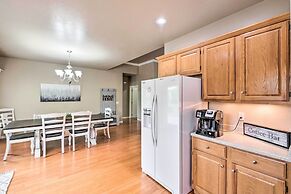 Bella Vista Home w/ Yard: Half Mile to Trails!