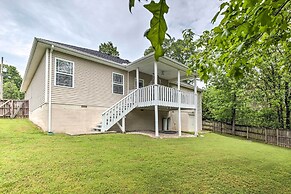 Bella Vista Home w/ Yard: Half Mile to Trails!