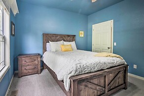 Bella Vista Home w/ Yard: Half Mile to Trails!