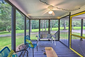 Rustic Hideaway w/ Fire Pit < 1 Mi to River!