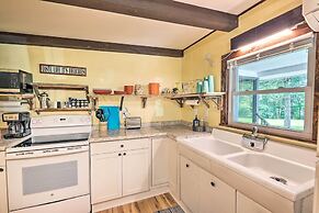 Rustic Hideaway w/ Fire Pit < 1 Mi to River!
