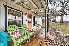 Ewing Cottage Escape w/ Deck & Fire Pit!