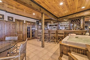 Cozy Studio: Indoor Hot Tub & Inground Pool Access