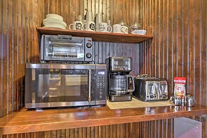 Cozy Studio: Indoor Hot Tub & Inground Pool Access