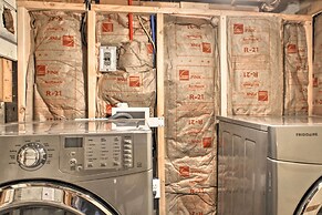 Diamond Lake Home w/ Dock Close to 2 Ski Resorts!