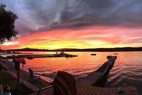 Diamond Lake Home w/ Dock Close to 2 Ski Resorts!