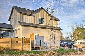 Airy Bentonville Studio < 1 Mile to City Square!