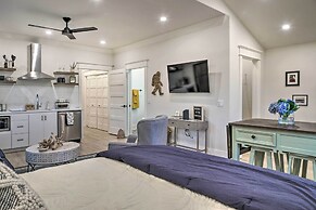 Airy Bentonville Studio < 1 Mile to City Square!