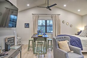 Airy Bentonville Studio < 1 Mile to City Square!