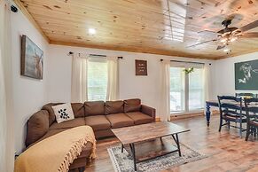 'creekside Ranch' w/ Porch ~ 2 Mi to Pkwy