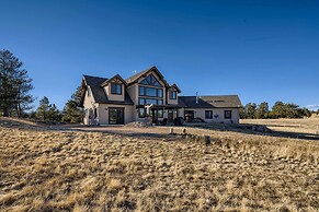 Idyllic Florissant Cabin w/ Patio & Hot Tub!