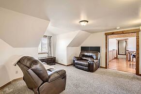 Idyllic Florissant Cabin w/ Patio & Hot Tub!