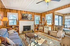 Dog-friendly Hendersonville Cabin: Deck & Views