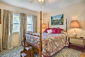 Dog-friendly Hendersonville Cabin: Deck & Views