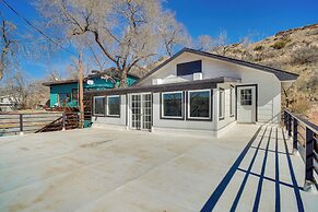 Updated Buffalo Springs House on the Lake!