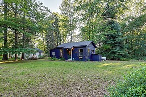 Bright Gladwin Cottage w/ Deck & Kayaks!