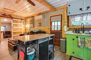 Bright Gladwin Cottage w/ Deck & Kayaks!