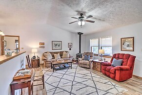 Walk to White River: Home w/ Deck in Flippin!